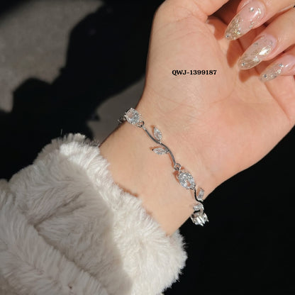 Tulip Bracelet – Premium Quality Stainless Steel Elegant Bracelet for Women